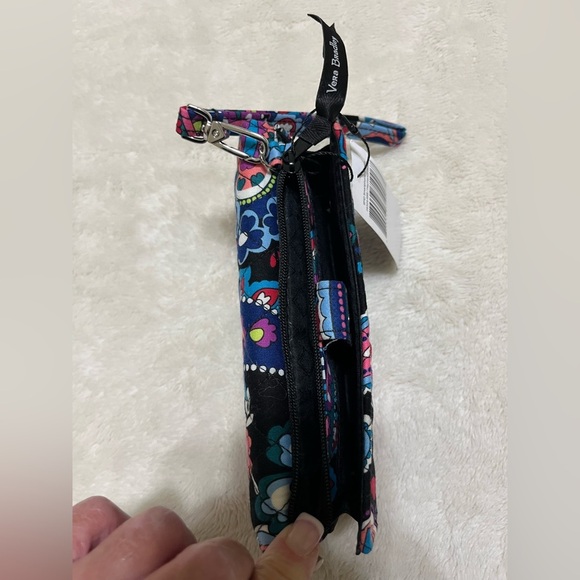 NWT Vera Bradley RFID Smartphone Tech Wallet Wristlet Haymarket Paisley MSRP $59 - Picture 4 of 4